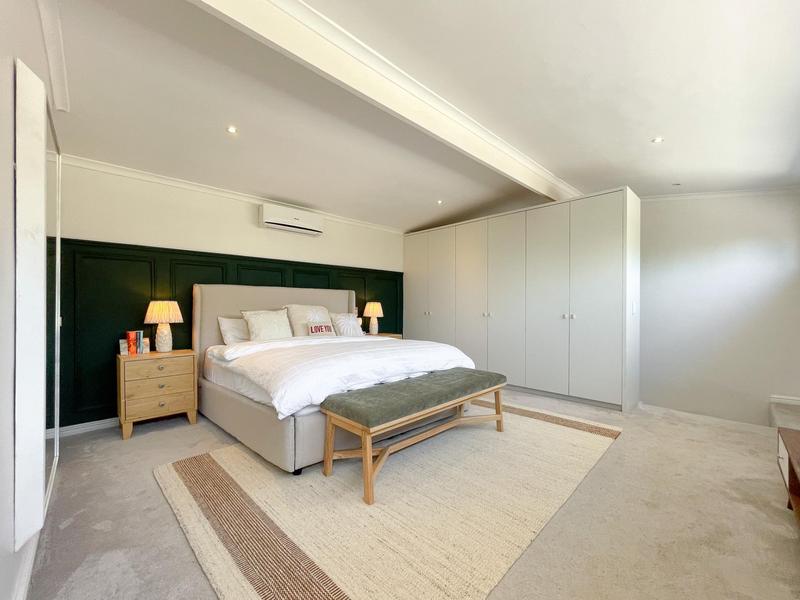 4 Bedroom Property for Sale in Sea Point Western Cape